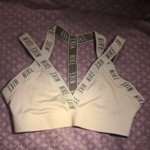 Nike Women's Sports Bra with Logo Straps